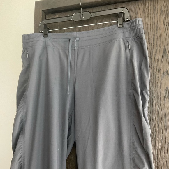 NWT Athleta Dark Grey athletic Pants - Picture 2 of 5